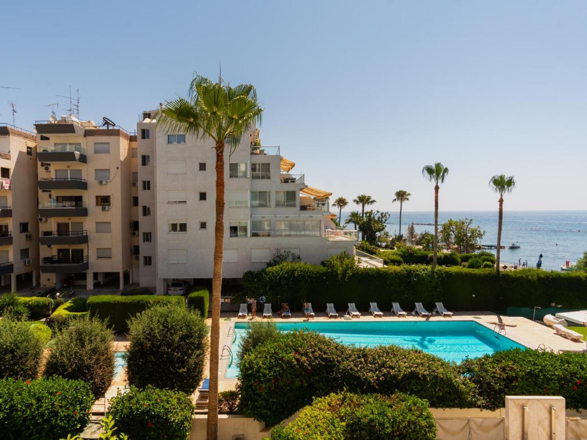 Sanders Ermitage On The Beach - Delightful 1-Bedroom Apartment With Sea View Limasol Dış mekan fotoğraf