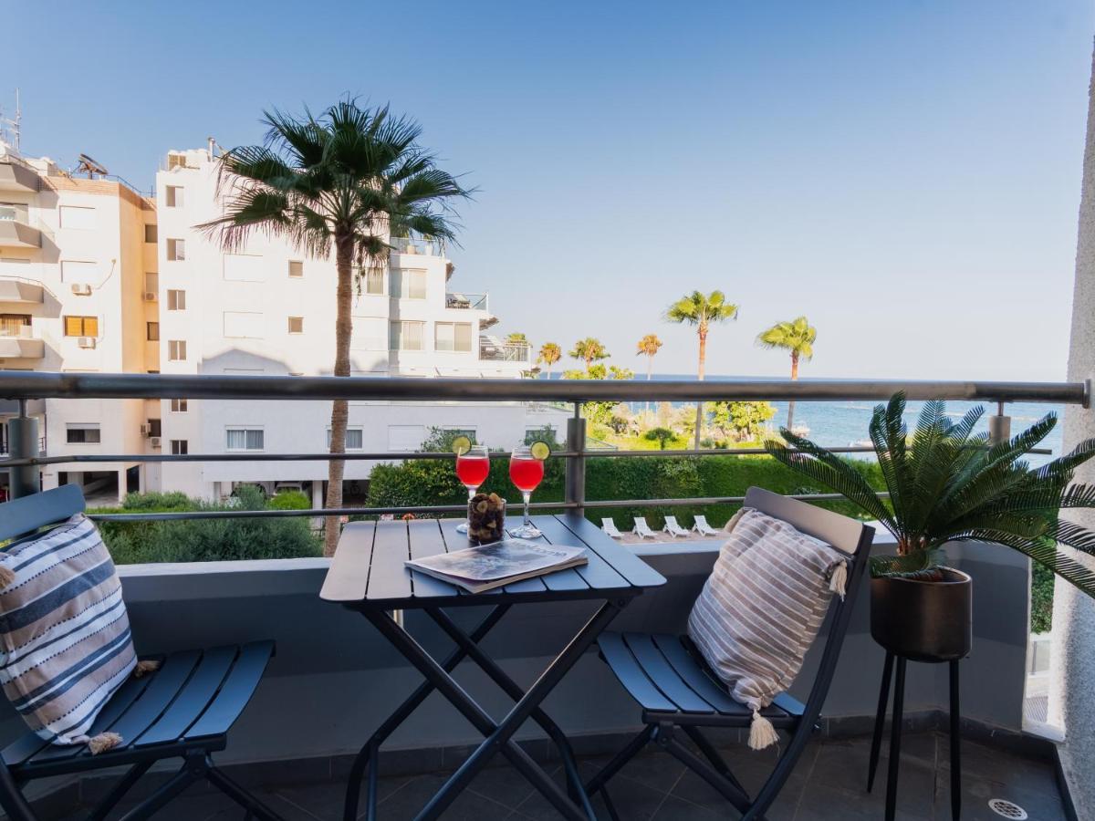 Sanders Ermitage On The Beach - Delightful 1-Bedroom Apartment With Sea View Limasol Dış mekan fotoğraf