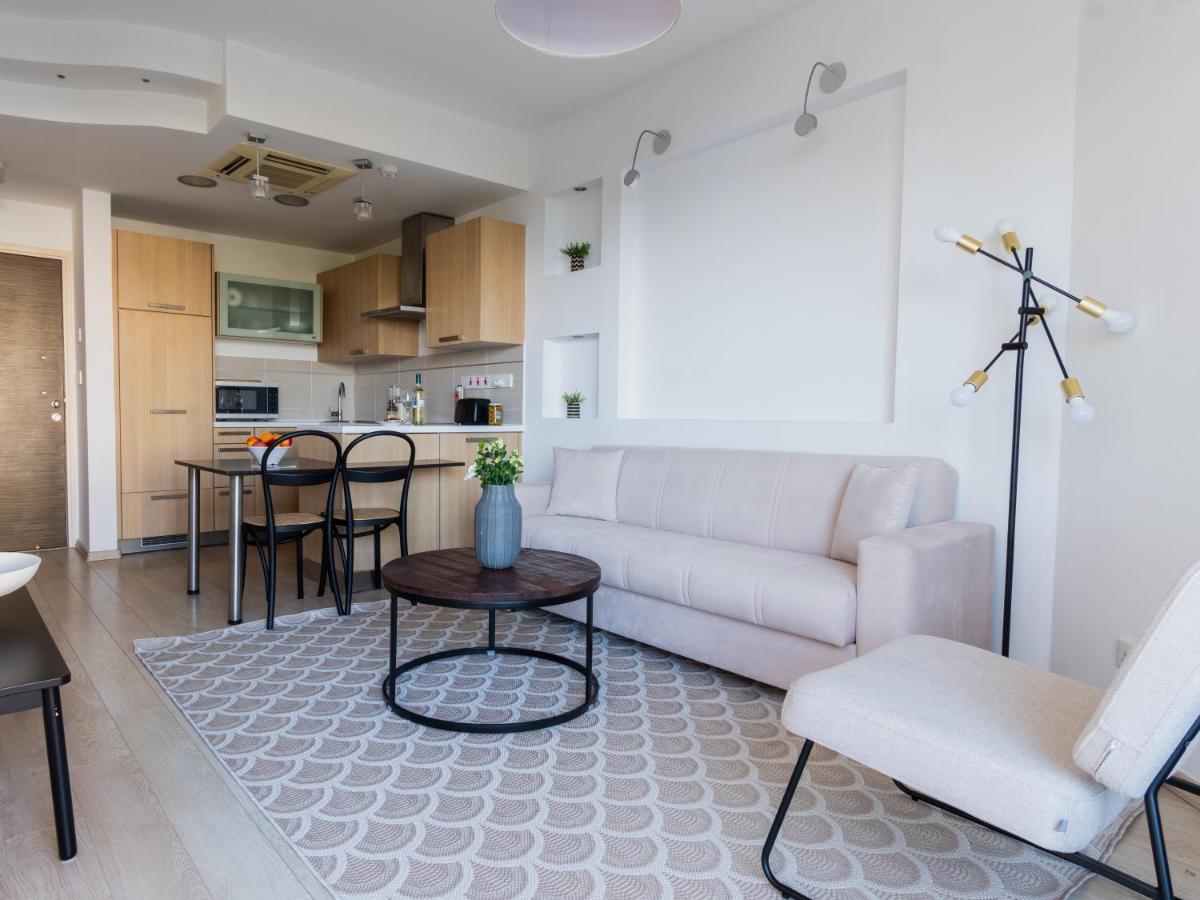 Sanders Ermitage On The Beach - Delightful 1-Bedroom Apartment With Sea View Limasol Dış mekan fotoğraf