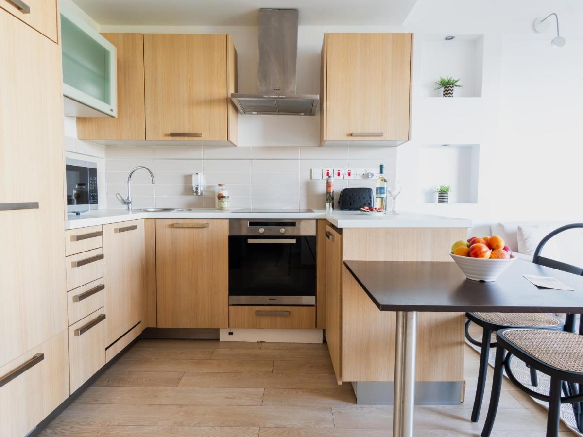 Sanders Ermitage On The Beach - Delightful 1-Bedroom Apartment With Sea View Limasol Dış mekan fotoğraf