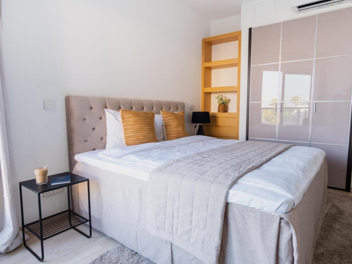 Sanders Ermitage On The Beach - Delightful 1-Bedroom Apartment With Sea View Limasol Dış mekan fotoğraf