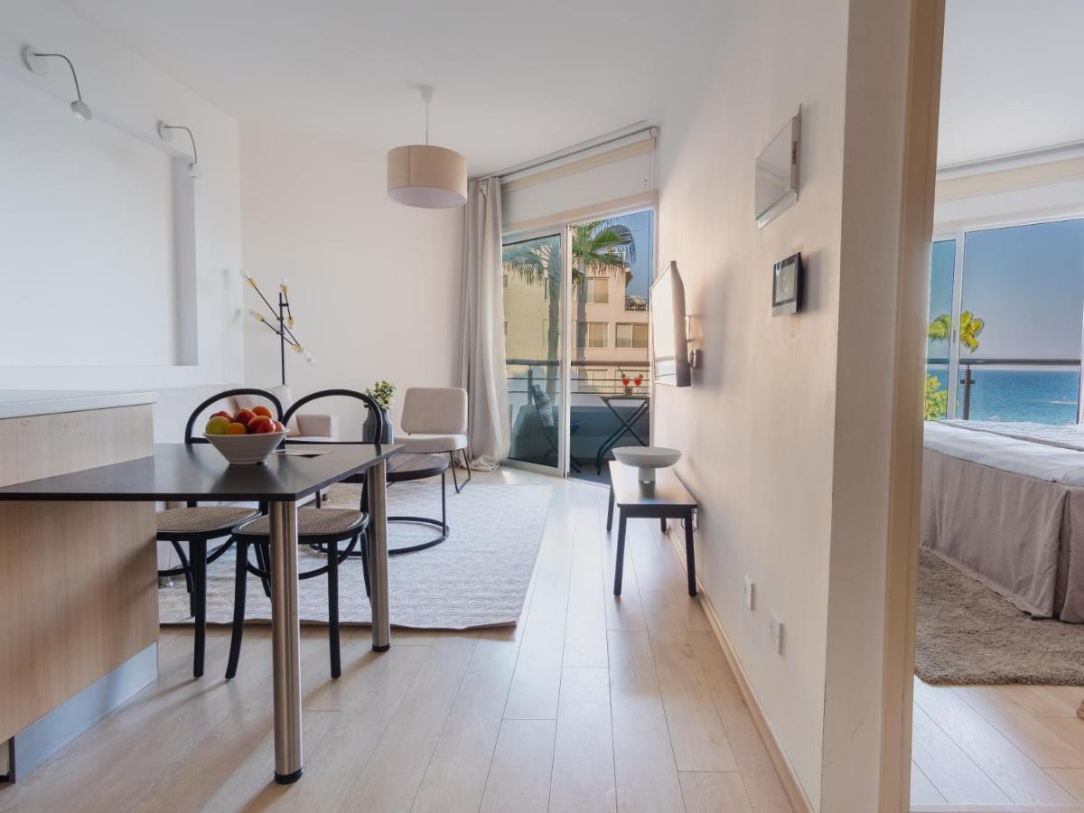 Sanders Ermitage On The Beach - Delightful 1-Bedroom Apartment With Sea View Limasol Dış mekan fotoğraf